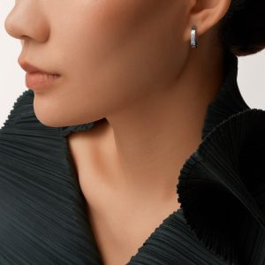 Bông Tai Cartier Love Chế Tác Hong Kong Vàng Trắng 18K (1)