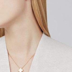 Vòng Cổ Van Cleef & Arpels Alhambra Chế Tác Mặt Khảm Trai MOP 15mm - 42cm 3 Vòng Cổ Van Cleef & Arpels Alhambra Chế Tác Mặt Khảm Trai MOP (1)