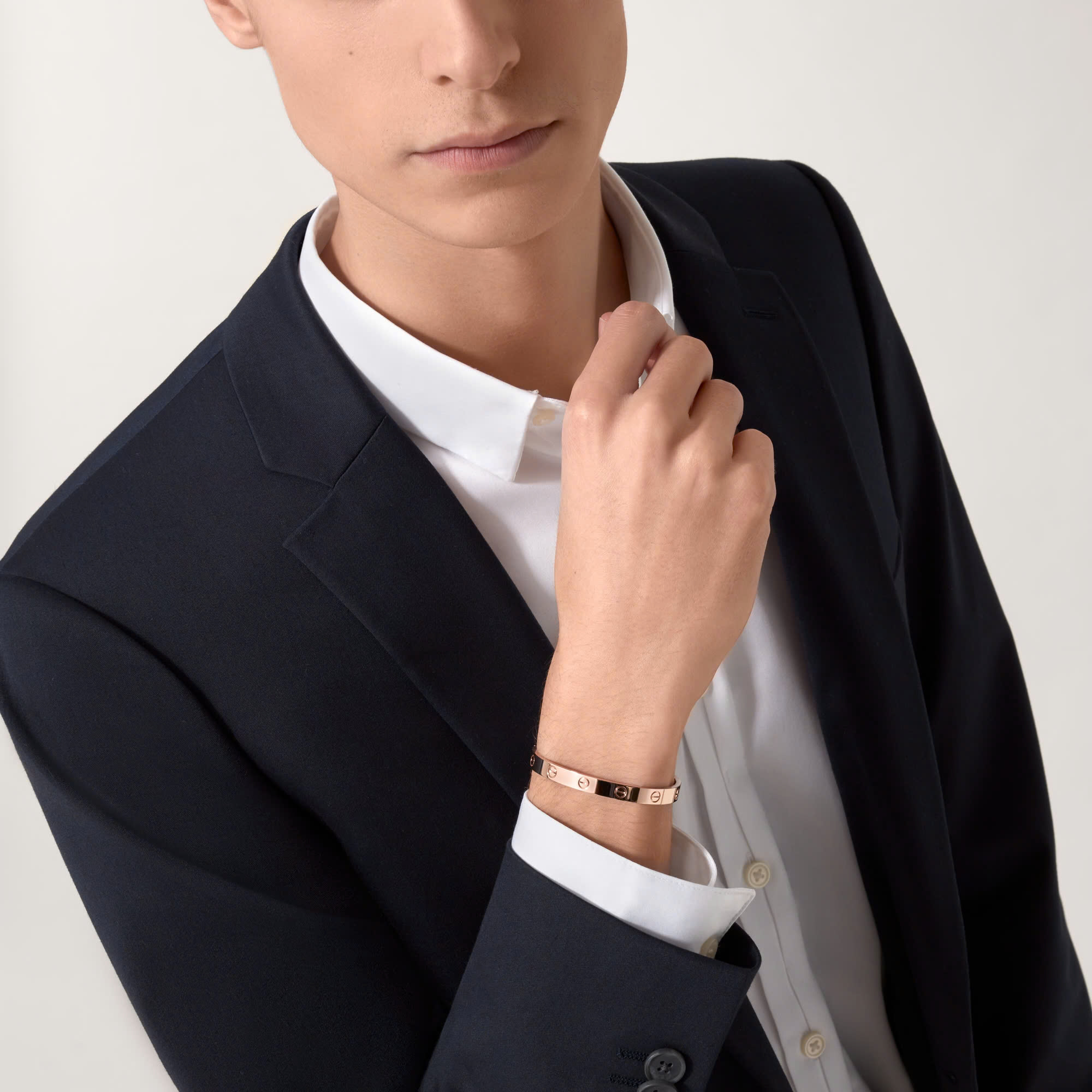 Vòng Tay Cartier Love Chế Tác Hong Kong Vàng Hồng 18K (7) Vòng Tay Cartier Love Chế Tác Hong Kong Vàng Hồng 18K (1)