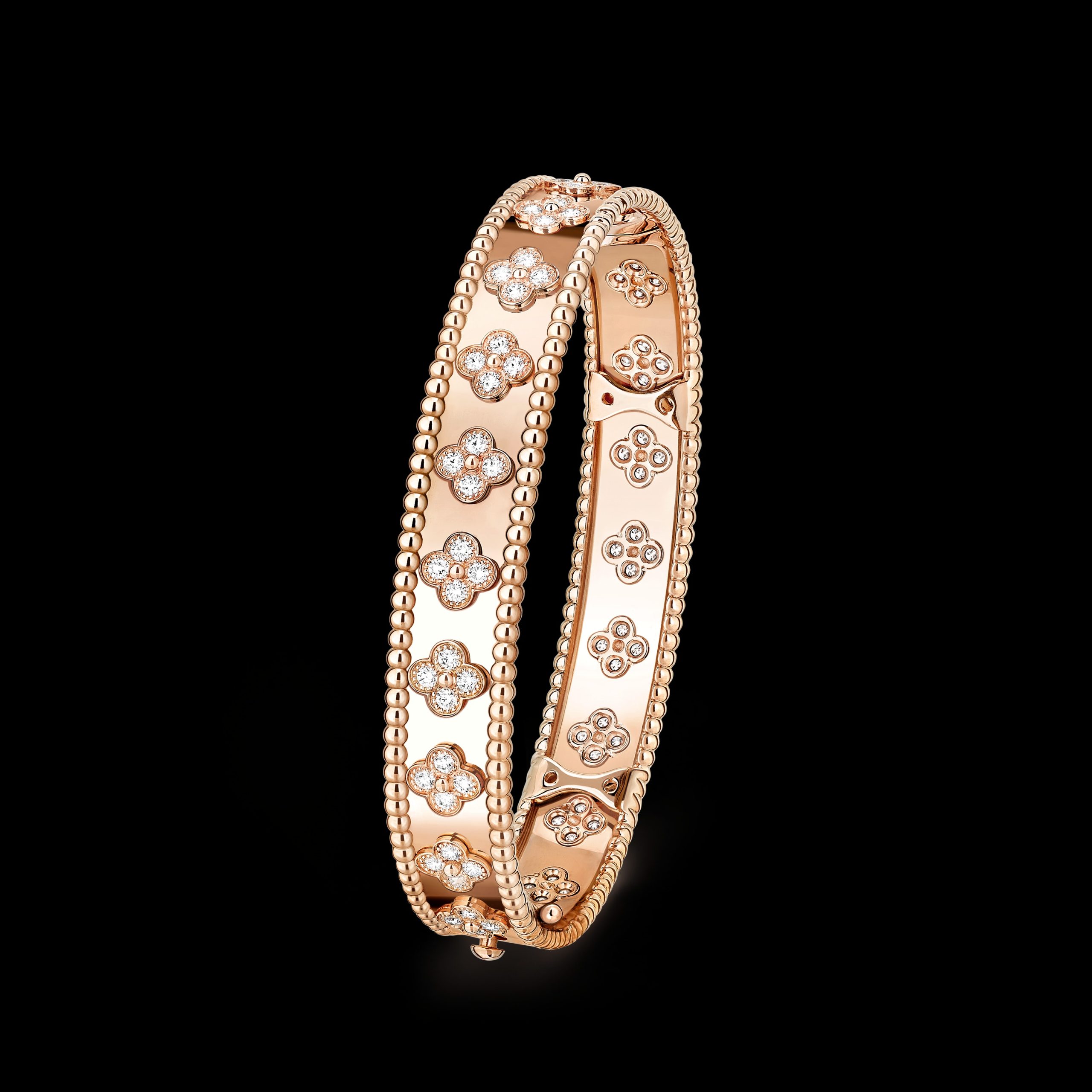 Lắc Tay Van Cleef & Arpels Perlée Clovers Medium Vàng Hồng Kim Cương 17cm (4) Lắc Tay Van Cleef & Arpels Perlée Clovers Medium Vàng Hồng Kim Cương 17cm (3)