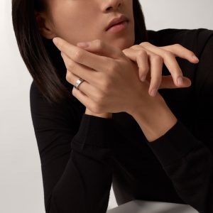 Nhẫn Cartier Love 3 Diamonds Vàng Trắng Đính Kim Cương Bản Lớn 5 (1)