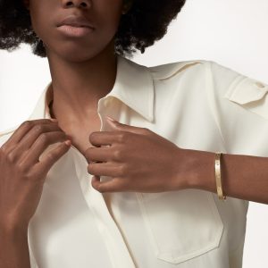 Vòng Tay Cartier Love Brushed Finish Vàng Vàng 18K Chế Tác Vân Xước 6.1mm