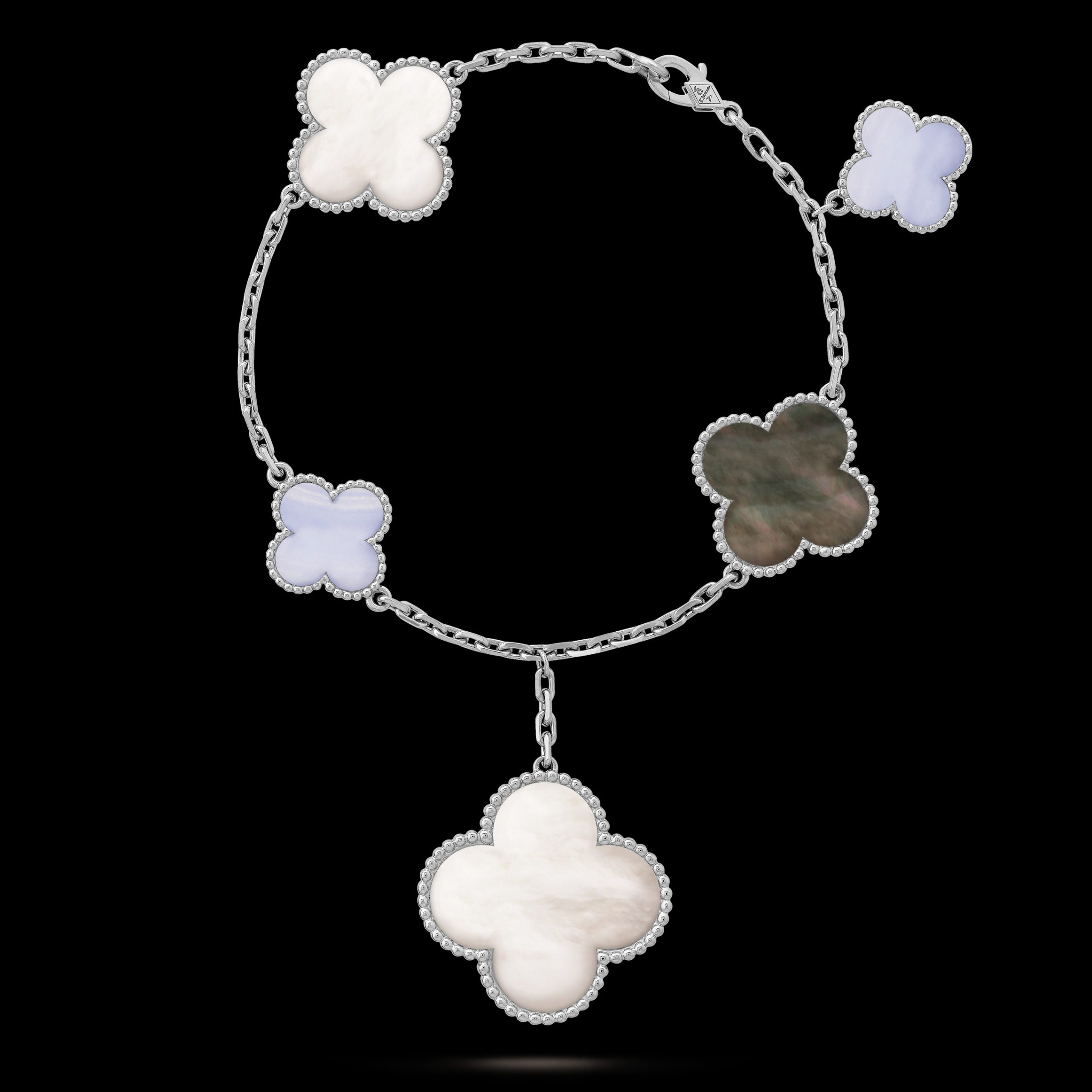 Vòng Tay Van Cleef & Arpels Magic Alhambra 5 Motif Vàng Trắng Chế Tác Hong Kong (1) Vòng Tay Van Cleef & Arpels Magic Alhambra 5 Motif Vàng Trắng Chế Tác Hong Kong (2)