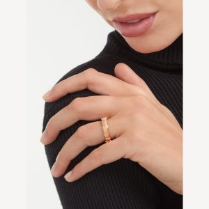 Nhẫn Cưới Bvlgari Serpenti Viper Chế Tác Hong Kong Vàng Hồng 18K Bản Lớn 2 Nhẫn Cưới Bvlgari Serpenti Viper Chế Tác Hong Kong Vàng Hồng 18K Bản Lớn (1)