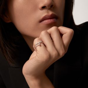 Nhẫn Cartier Juste un Clou Vàng Trắng 18K Kim Cương Thiên Nhiên Chế Tác 9 Nhan Cartier Juste un Clou Vang Trang Kim Cuong Thien Nhien Che Tac Hong Kong 7