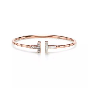 Lắc Tay Tiffany & Co T Chế Tác Vàng Hồng 18K Đính Kim Cương Tự Nhiên Và Đá Xà Cừ Trắng (2)