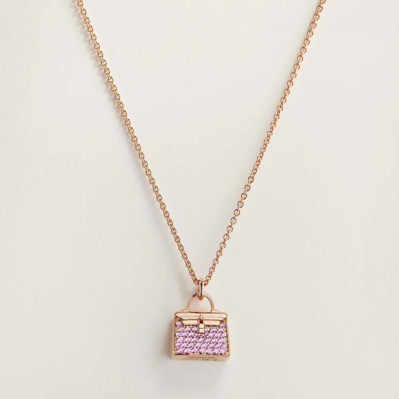 Dây Chuyền Hermes Amulettes Kelly Chế Tác Vàng Hồng 18K Đính Đá Sapphire Tự Nhiên (1) Dây Chuyền Hermes Amulettes Kelly Chế Tác Vàng Hồng 18K Đính Đá Sapphire Tự Nhiên (1)