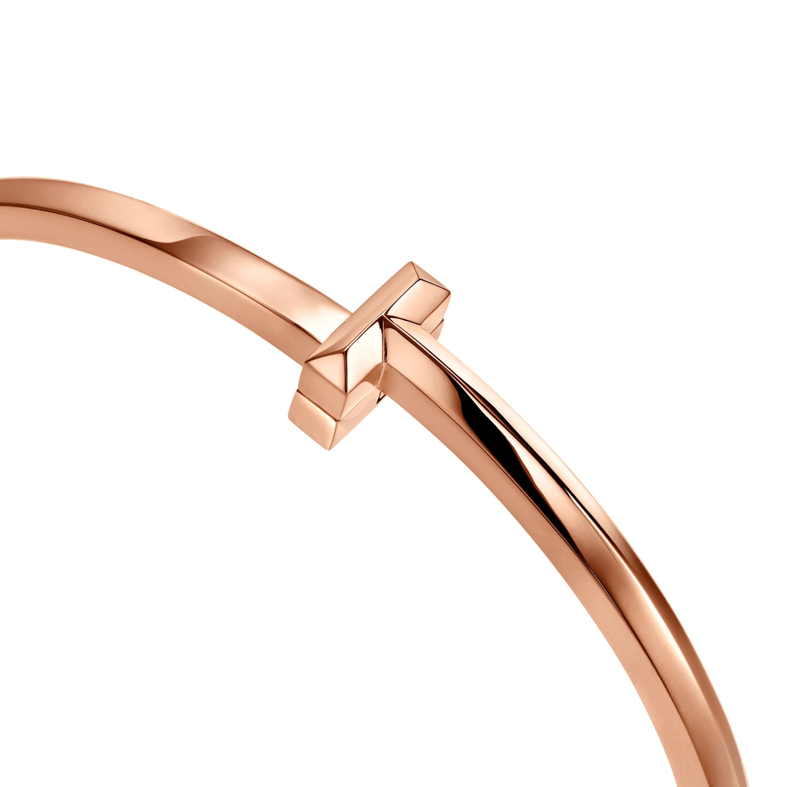 Lắc Tay Tiffany T T1 Narrow Hinged Bangle Vàng 18K Chế Tác Hong Kong (1) Lac Tay Tiffany T T1 Narrow Hinged Bangle Vang 18K Che Tac Hong Kong 1 scaled