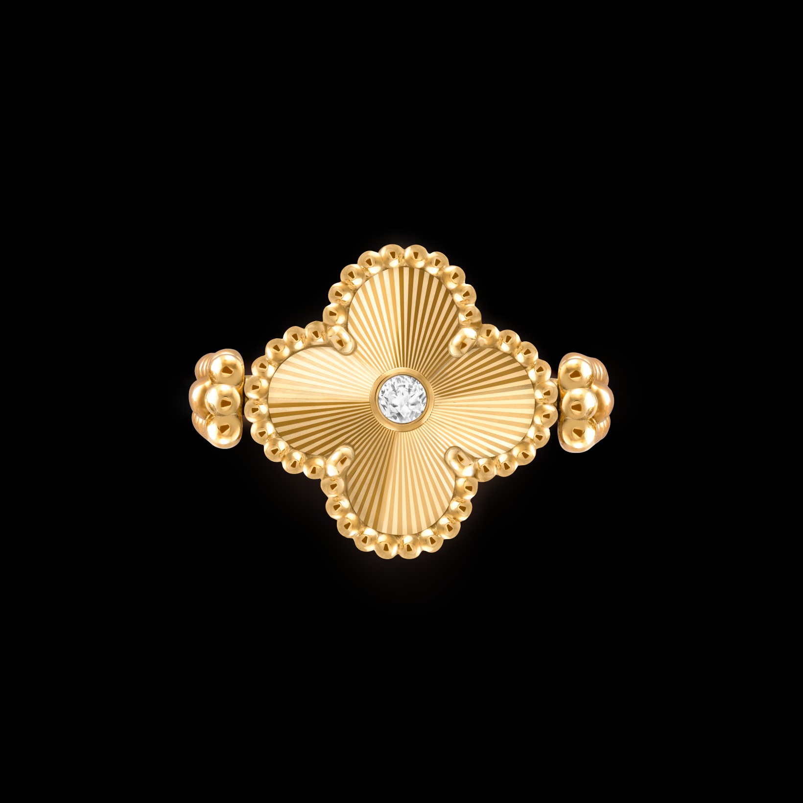 Nhẫn Van Cleef & Apels Vintage Alhambra Reversible Chế Tác Vàng 18K Kim Cương Đá Mã Não Xanh (1) Nhẫn Van Cleef & Apels Vintage Alhambra Reversible Chế Tác Vàng 18K Kim Cương Đá Mã Não Xanh (1)