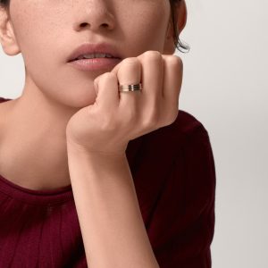 Nhẫn Cartier Vendome Louis Chế Tác Vàng 18K Nhập Khẩu 4,8mm 4 Nhan Cartier Vendome Louis Che Tac Vang 18K Nhap Khau Hong Kong 48mm 2