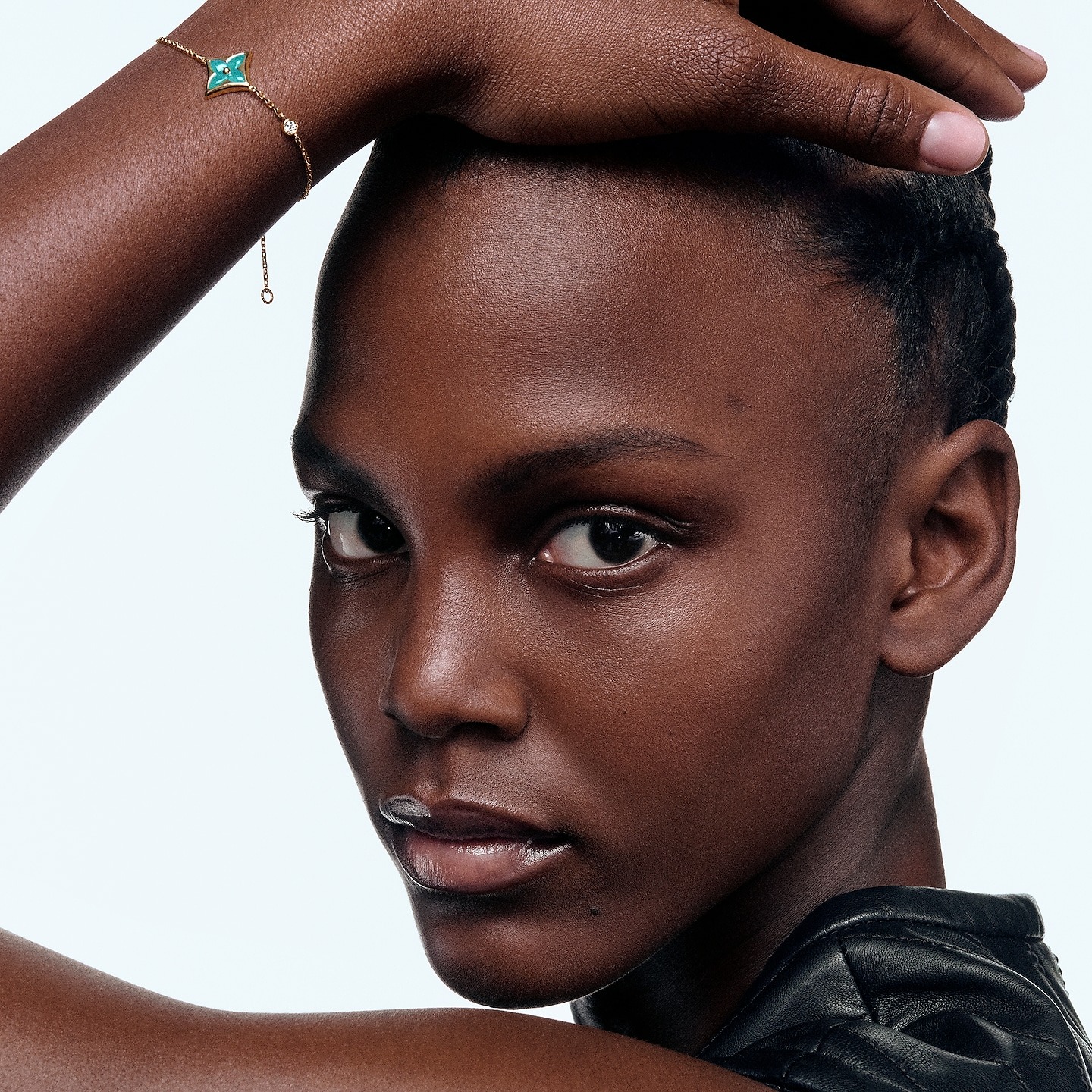 Vòng Tay Louis Vuitton Color Blossom Star BB Đá Amazonite Vàng Hồng 18K 1 Viên Kim Cương 17,5cm (2) Vòng Tay Louis Vuitton Color Blossom Star BB Đá Amazonite Vàng Hồng 18K 1 Viên Kim Cương 17,5cm (3)