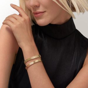 Lắc Tay Cartier LOVE Unlimited Flexible Chế Tác Vàng 18K Nhập Khẩu 7mm 5 Lac Tay Cartier LOVE Unlimited Flexible Che Tac Vang 18K Nhap Khau Hong Kong 10