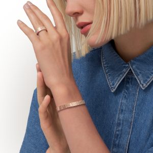 Lắc Tay Cartier LOVE Unlimited Flexible Chế Tác Vàng 18K Nhập Khẩu 7mm 8 Lac Tay Cartier LOVE Unlimited Flexible Che Tac Vang 18K Nhap Khau Hong Kong 4