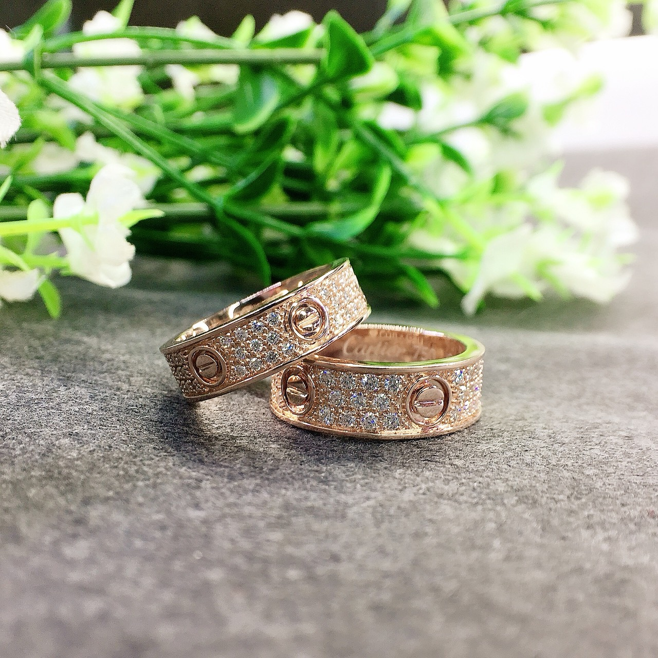 NHẪN CARTIER – BIỂU TƯỢNG TÌNH YÊU, QUYỀN LỰC VÀ PHONG CÁCH VƯỢT THỜI GIAN